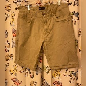 Oakley men’s shorts, Size 36, khaki classic